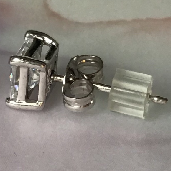 New Sterling Silver Cubic Zirconia Pierced Stud Earrings - Picture 8 of 12